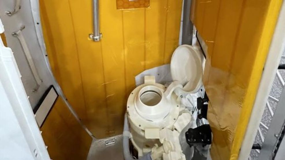 Inodoro misión Artemis II Orion